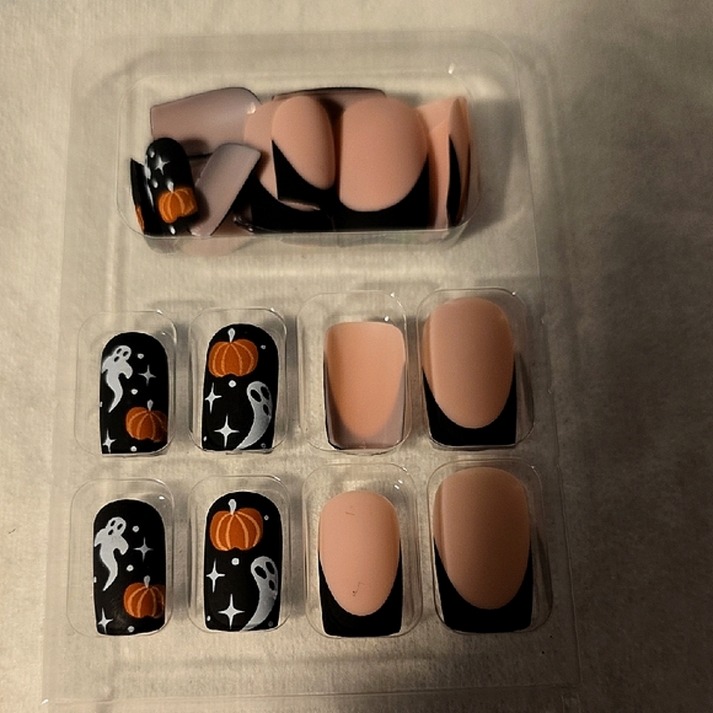 Halloween Press-On Nails Set - Black and Orange